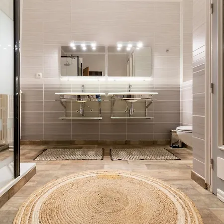 Villa Bastide 500m2 Bastide - Piscine, Vue Pyrenees A 180 *