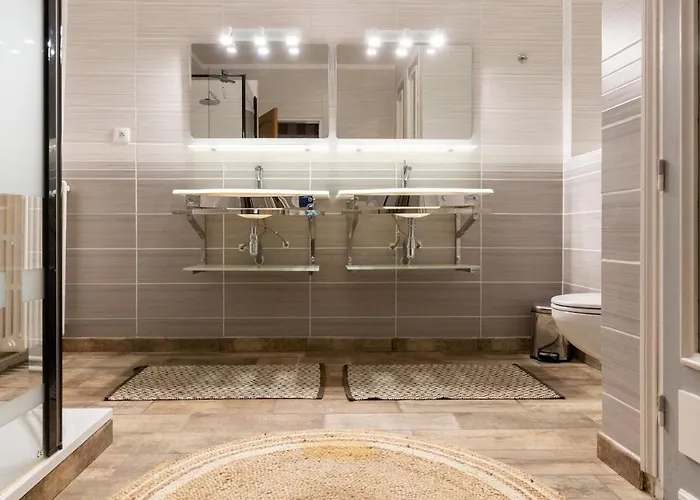 Villa Bastide D'exception Avec Piscine - Ideal Groupe Et Seminaire - 15 Pers *